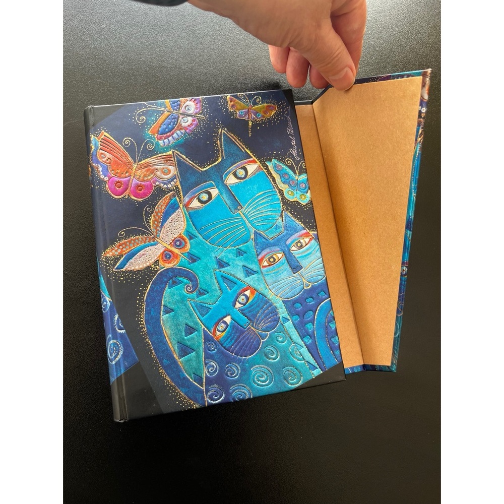 New Paperblanks journal with cat art - Picture 2 of 5